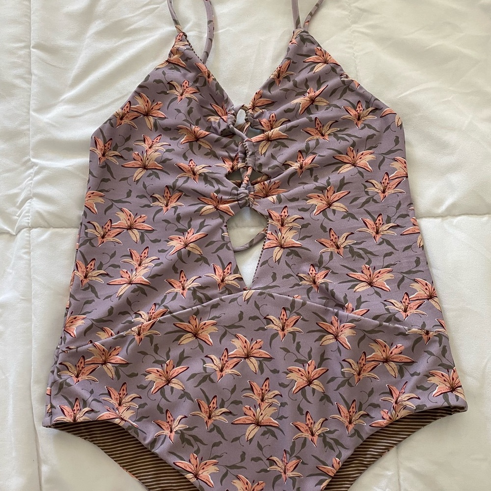 BNWT Acacia Kokomo in Lily